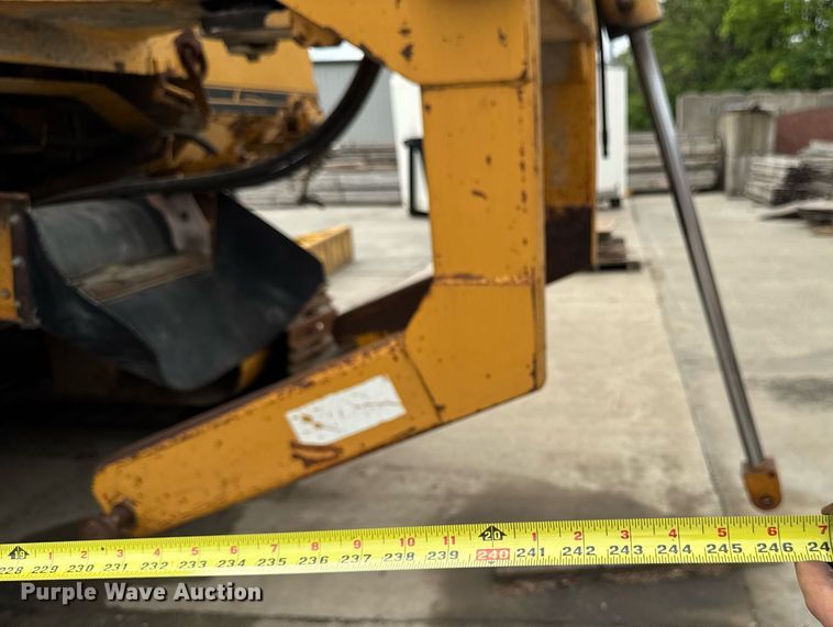 image for item DV2656 Gomaco 9500 trimmer