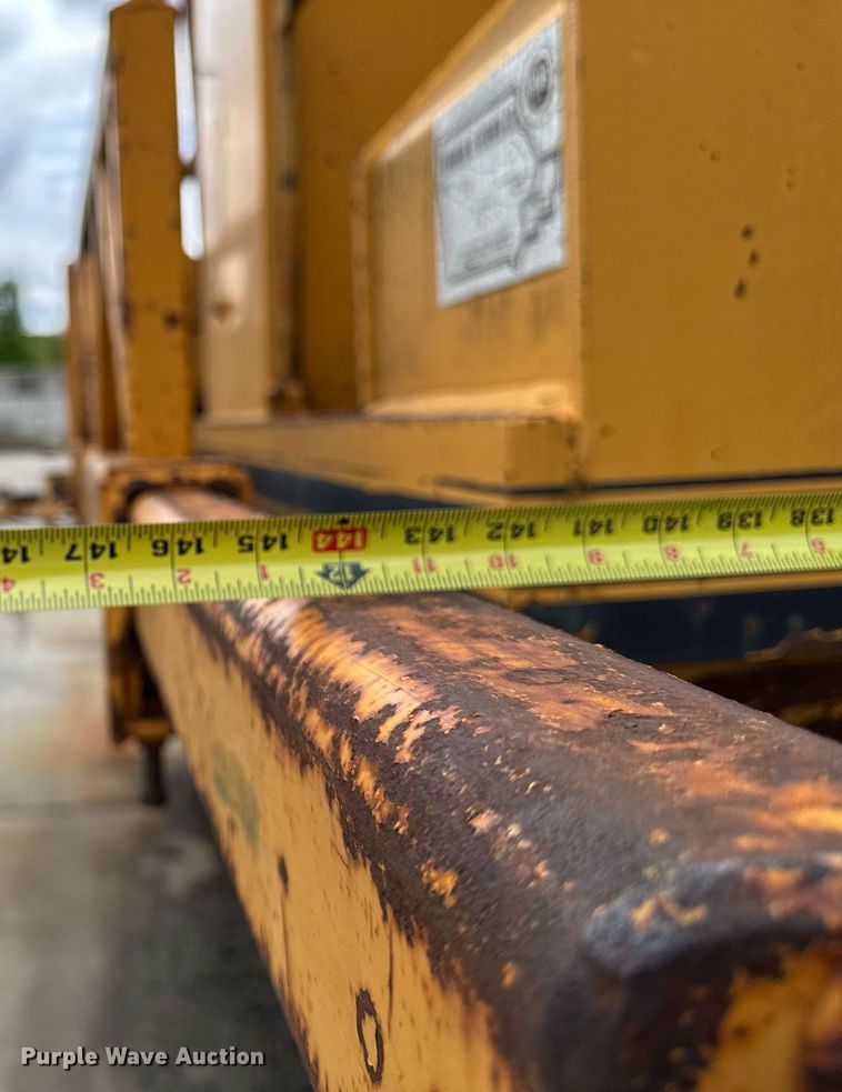 image for item DV2656 Gomaco 9500 trimmer