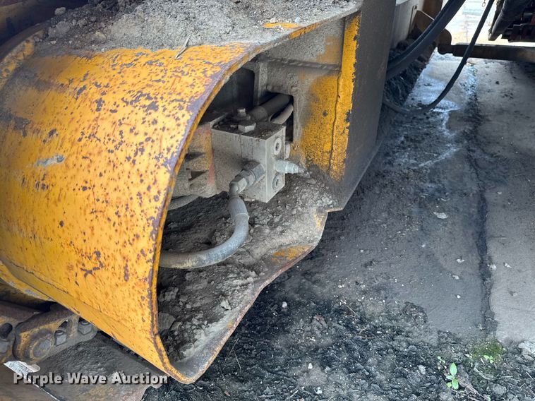 image for item DV2656 Gomaco 9500 trimmer