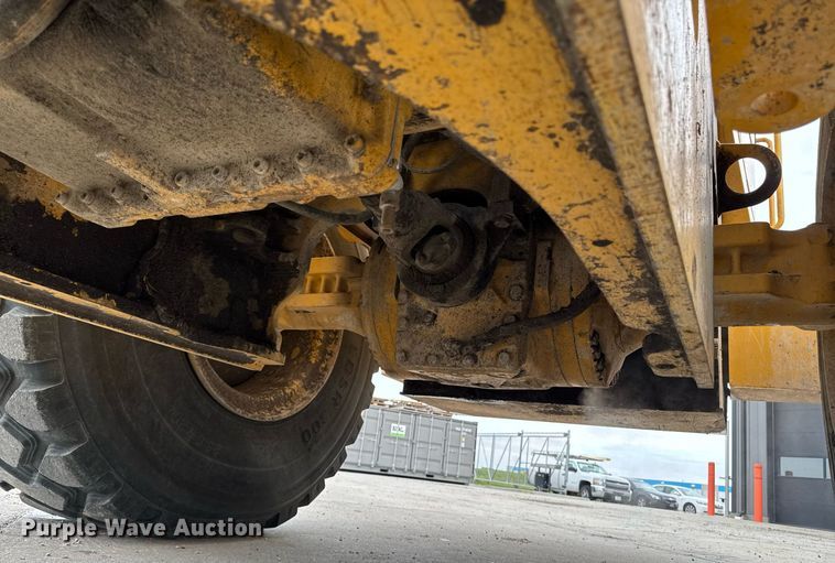 image for item DV2707 2013 John Deere 644K wheel loader