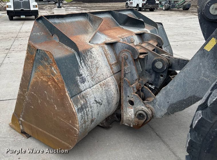 image for item DV2707 2013 John Deere 644K wheel loader