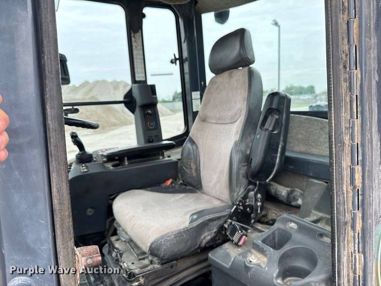 image for item DV2707 2013 John Deere 644K wheel loader