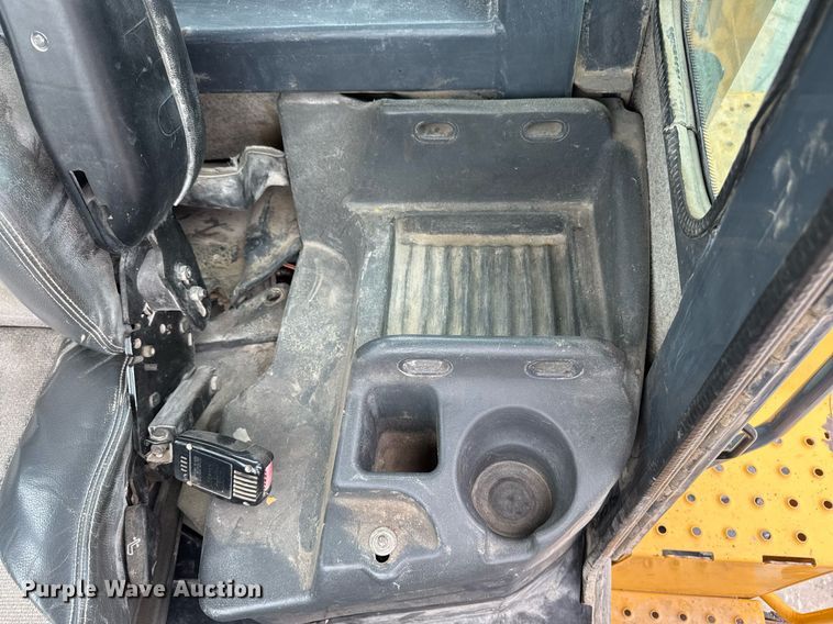 image for item DV2707 2013 John Deere 644K wheel loader