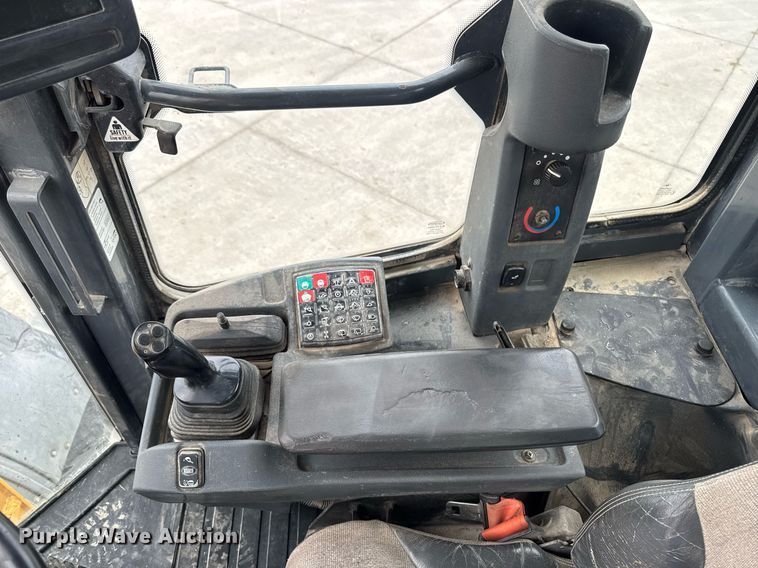 image for item DV2707 2013 John Deere 644K wheel loader