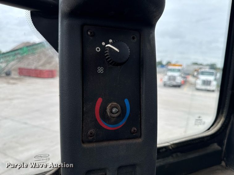 image for item DV2707 2013 John Deere 644K wheel loader