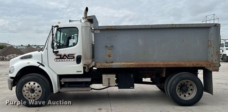 image for item DV2708 2004 Freightliner Business Class M2 dump truck