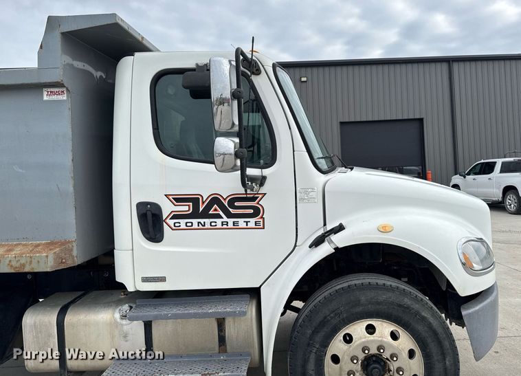 image for item DV2708 2004 Freightliner Business Class M2 dump truck