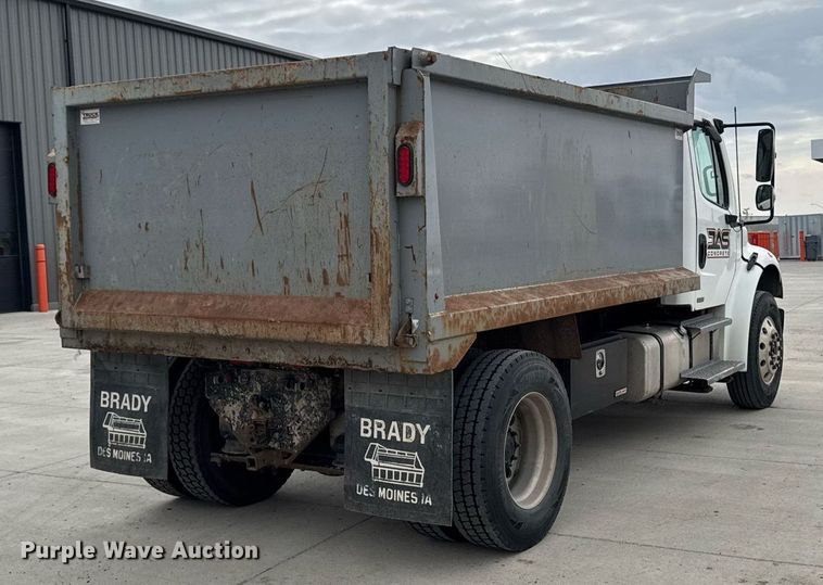 image for item DV2708 2004 Freightliner Business Class M2 dump truck