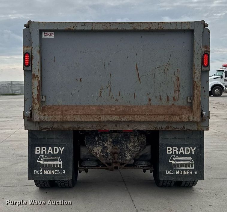 image for item DV2708 2004 Freightliner Business Class M2 dump truck