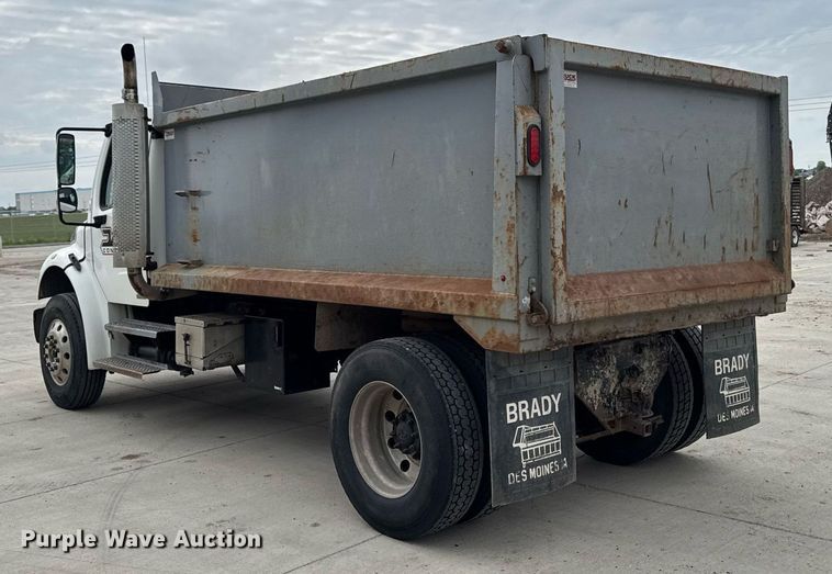 image for item DV2708 2004 Freightliner Business Class M2 dump truck