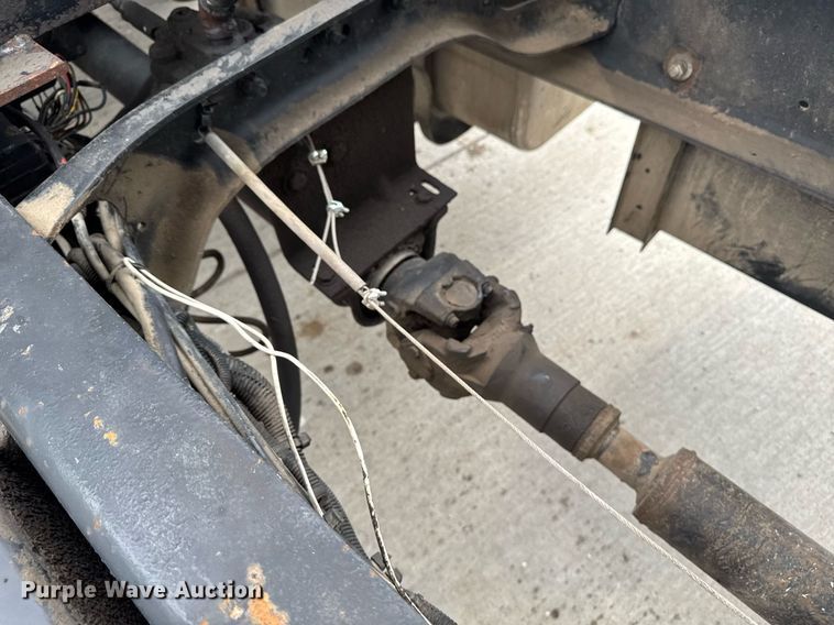 image for item DV2708 2004 Freightliner Business Class M2 dump truck