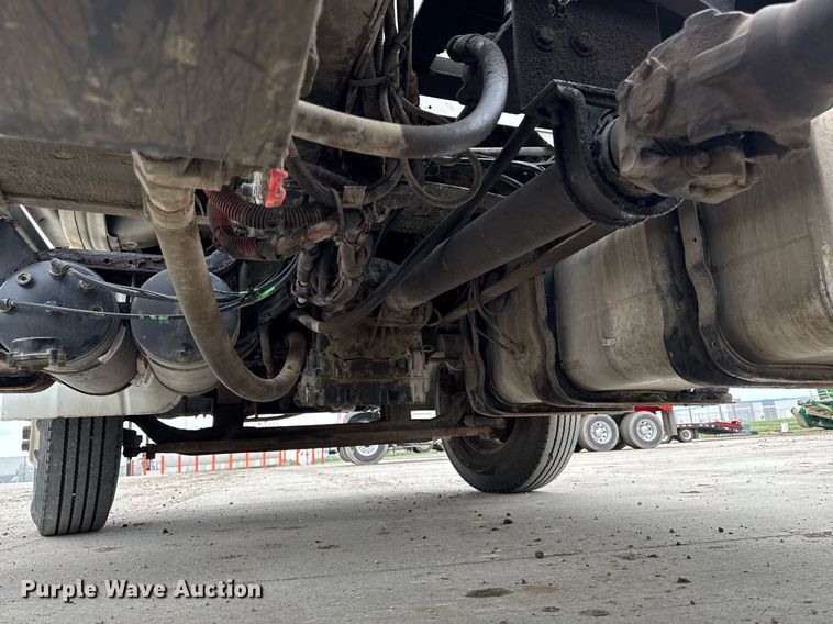 image for item DV2708 2004 Freightliner Business Class M2 dump truck