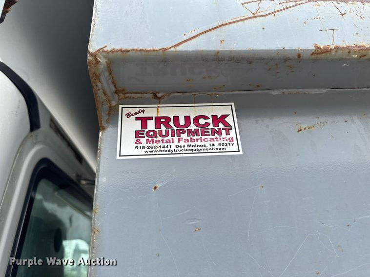 image for item DV2708 2004 Freightliner Business Class M2 dump truck