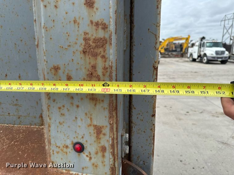 image for item DV2708 2004 Freightliner Business Class M2 dump truck