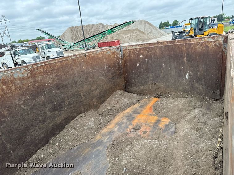 image for item DV2708 2004 Freightliner Business Class M2 dump truck