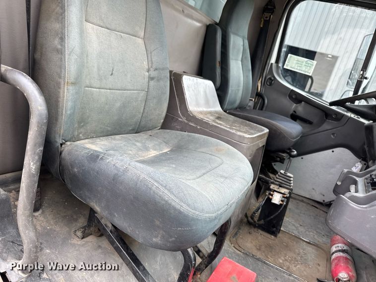 image for item DV2708 2004 Freightliner Business Class M2 dump truck