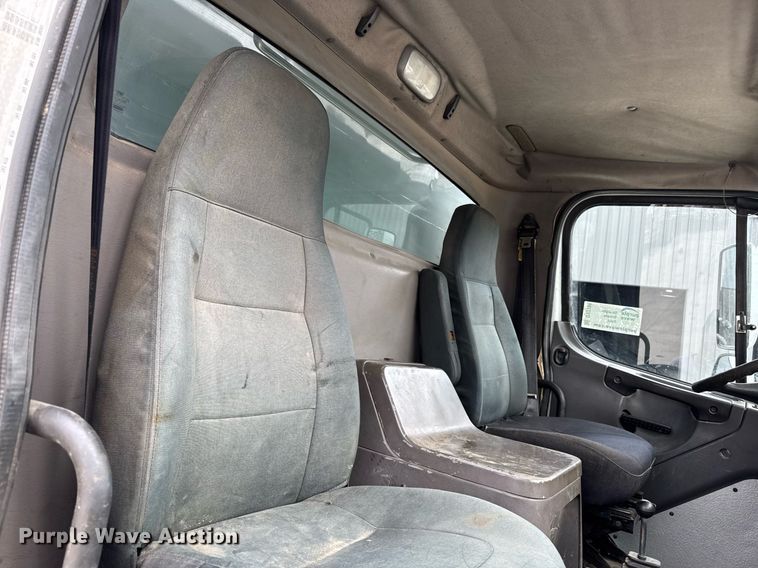 image for item DV2708 2004 Freightliner Business Class M2 dump truck