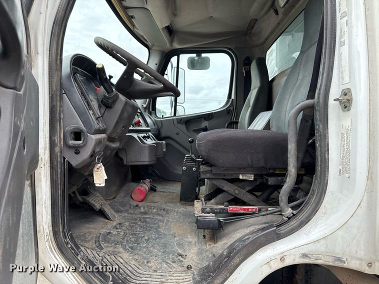 image for item DV2708 2004 Freightliner Business Class M2 dump truck