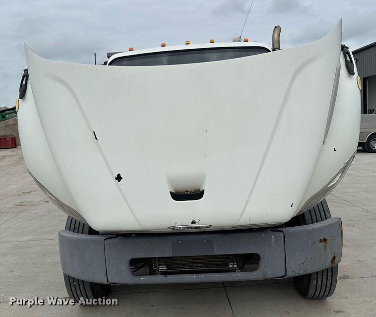 image for item DV2708 2004 Freightliner Business Class M2 dump truck