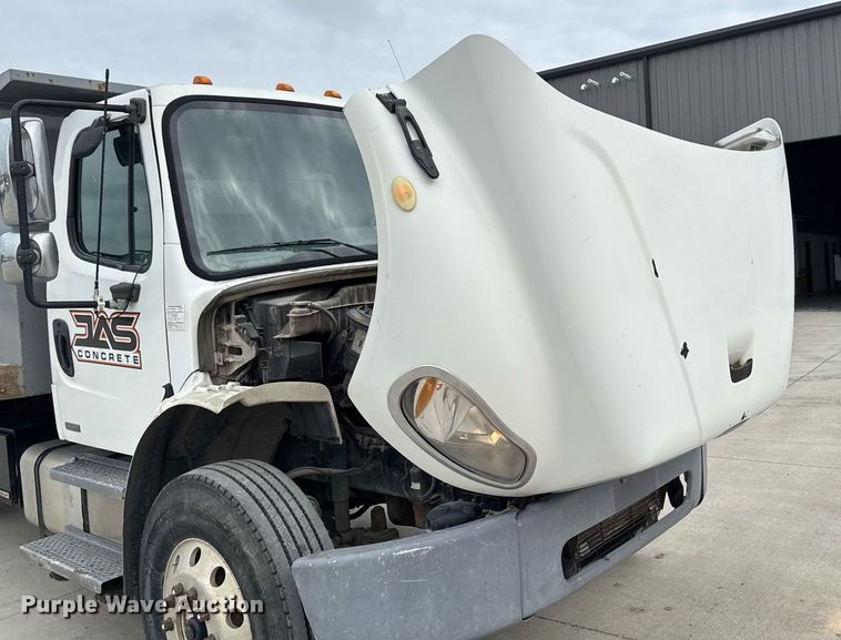 image for item DV2708 2004 Freightliner Business Class M2 dump truck