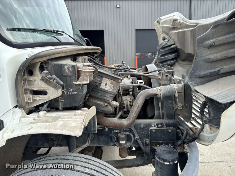 image for item DV2708 2004 Freightliner Business Class M2 dump truck