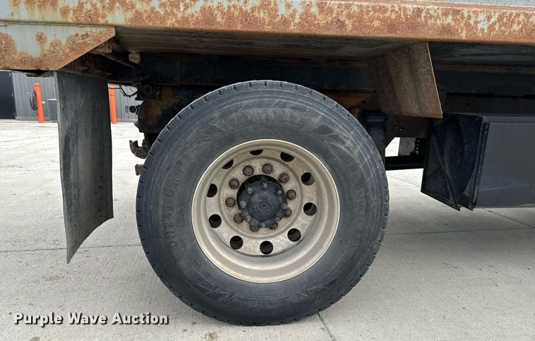 image for item DV2708 2004 Freightliner Business Class M2 dump truck