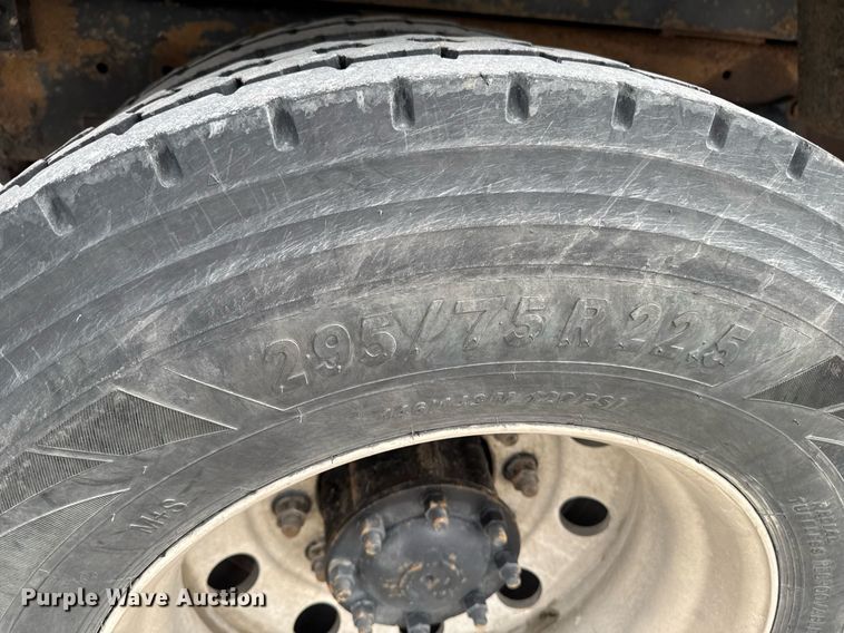 image for item DV2708 2004 Freightliner Business Class M2 dump truck