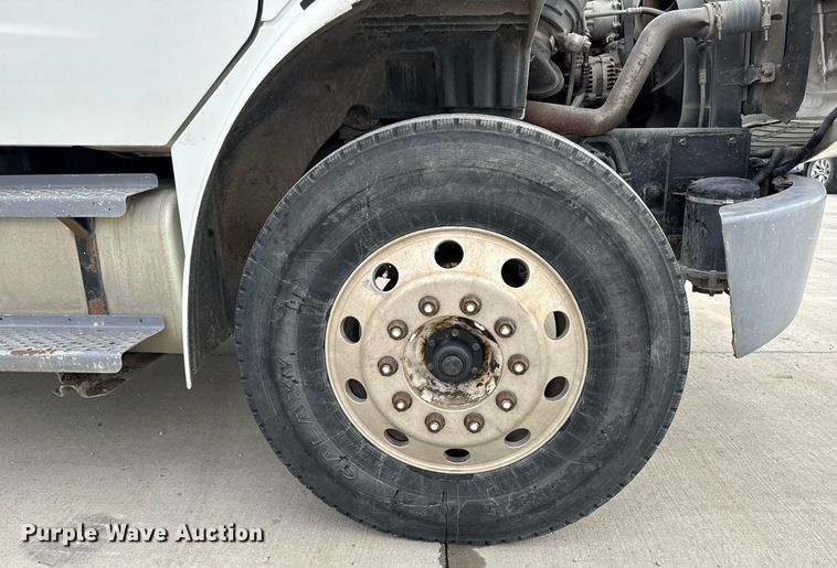 image for item DV2708 2004 Freightliner Business Class M2 dump truck