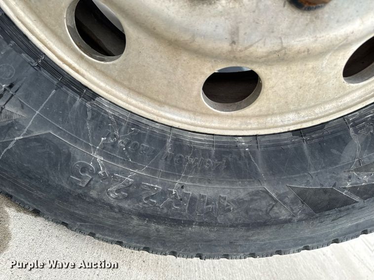 image for item DV2708 2004 Freightliner Business Class M2 dump truck