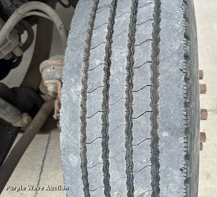 image for item DV2708 2004 Freightliner Business Class M2 dump truck