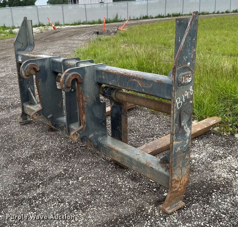 image for item DV2709 Paladin Komatsu wheel loader forks