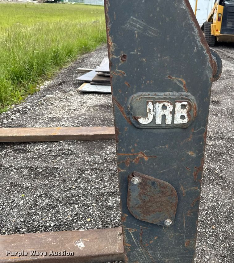 image for item DV2709 Paladin Komatsu wheel loader forks