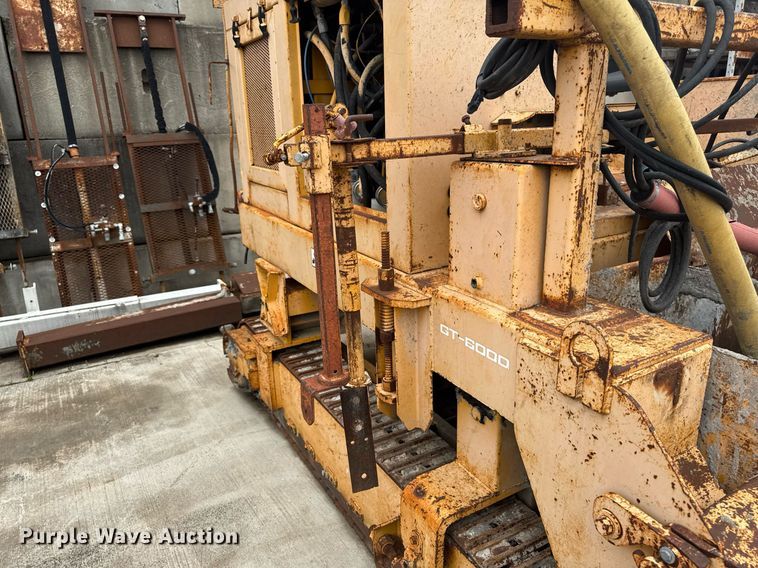 image for item DV2710 Gomaco GT-6000-120 paver