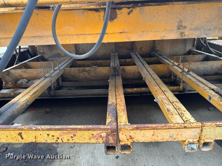 image for item DV2710 Gomaco GT-6000-120 paver