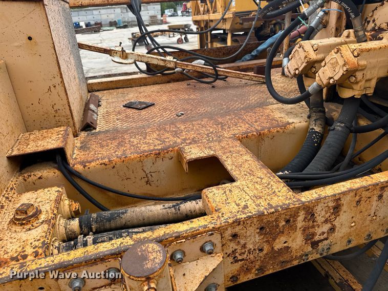 image for item DV2710 Gomaco GT-6000-120 paver