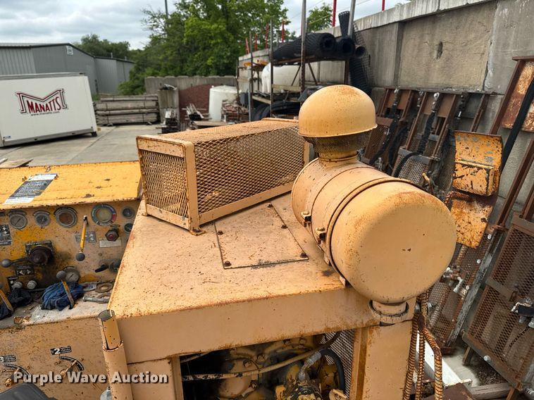 image for item DV2710 Gomaco GT-6000-120 paver