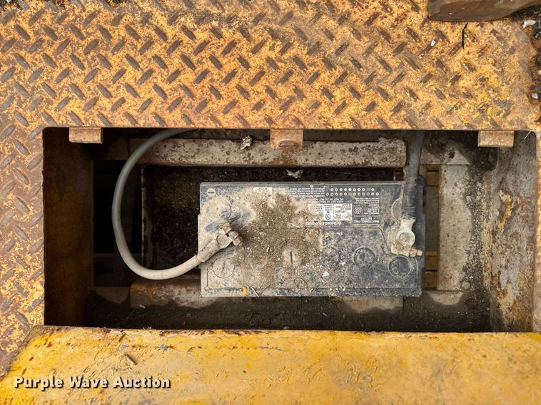 image for item DV2710 Gomaco GT-6000-120 paver