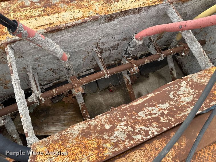 image for item DV2710 Gomaco GT-6000-120 paver