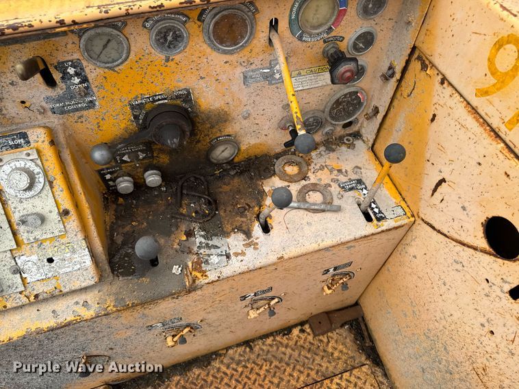 image for item DV2710 Gomaco GT-6000-120 paver