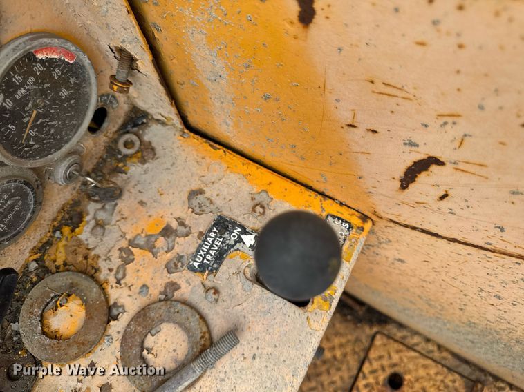 image for item DV2710 Gomaco GT-6000-120 paver