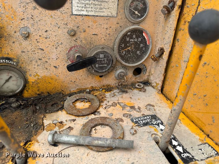 image for item DV2710 Gomaco GT-6000-120 paver