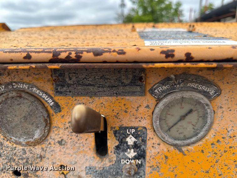 image for item DV2710 Gomaco GT-6000-120 paver