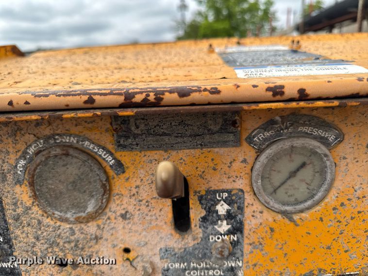 image for item DV2710 Gomaco GT-6000-120 paver