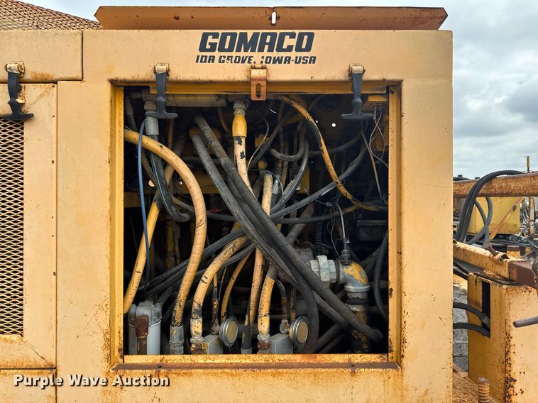 image for item DV2710 Gomaco GT-6000-120 paver