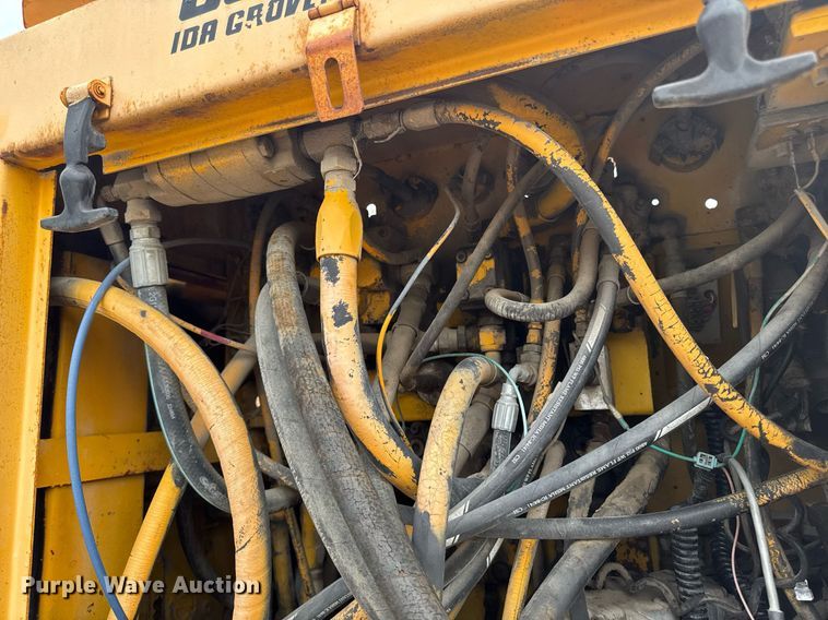 image for item DV2710 Gomaco GT-6000-120 paver