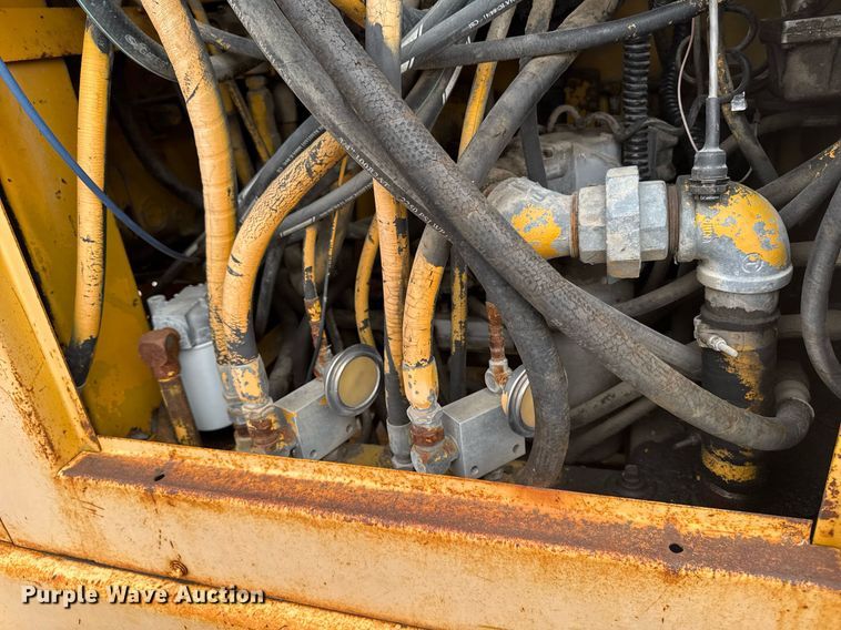 image for item DV2710 Gomaco GT-6000-120 paver