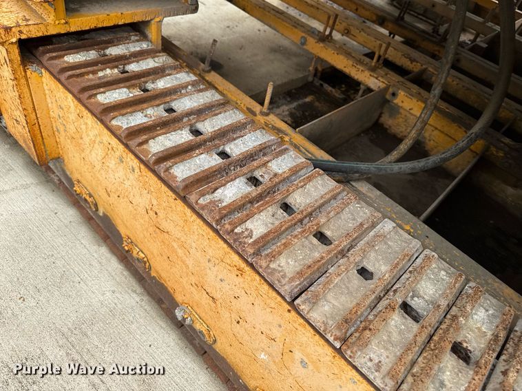 image for item DV2710 Gomaco GT-6000-120 paver