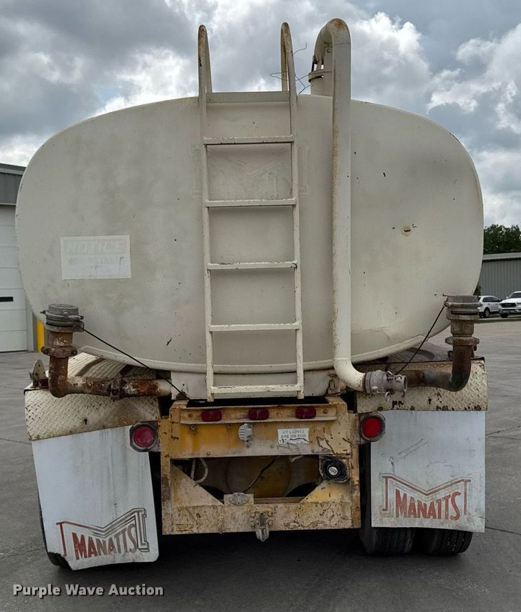 image for item DV2712 1979 Ford 8000 water truck