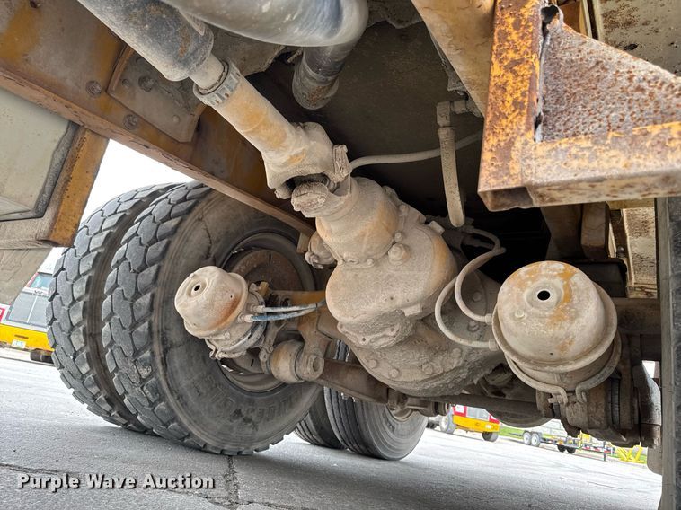 image for item DV2712 1979 Ford 8000 water truck