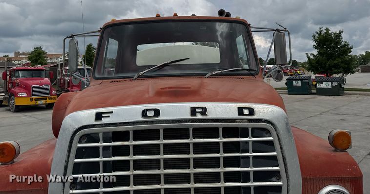 image for item DV2712 1979 Ford 8000 water truck